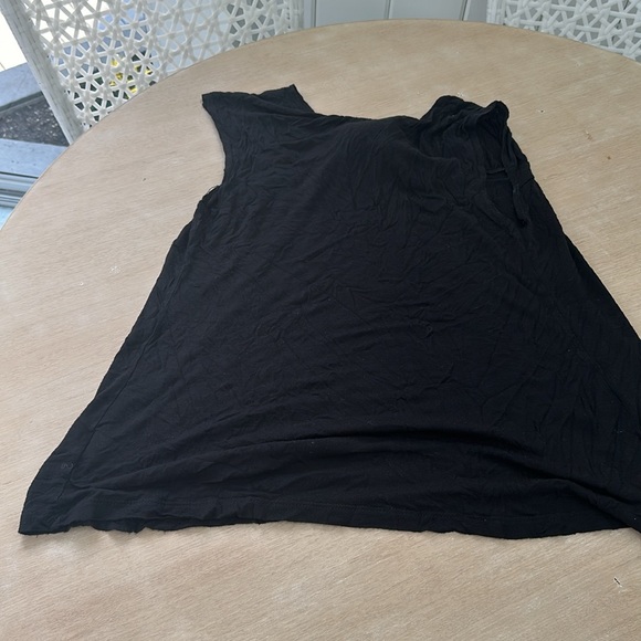 Black tank - Picture 6 of 6